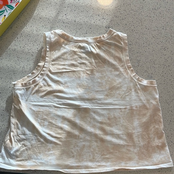 Lucky Brand sleeveless shirt size Large never worn tan tie dye - Picture 6 of 6